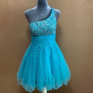 Turquoise one shoulder knee length prom gown size 3/4